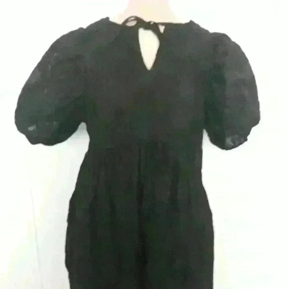 Black baby  doll floral lace dress puff sleeve size medium - Picture 4 of 4